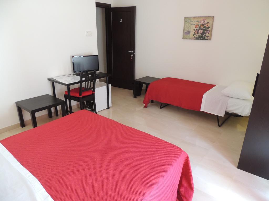 Domus Taranto Unica Sede Hotel ห้อง รูปภาพ