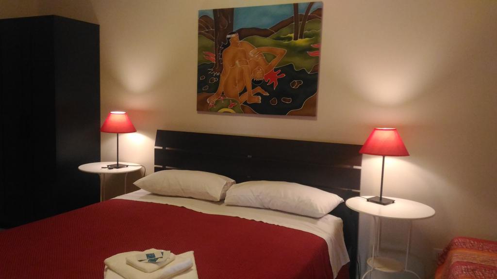 Domus Taranto Unica Sede Hotel ภายนอก รูปภาพ