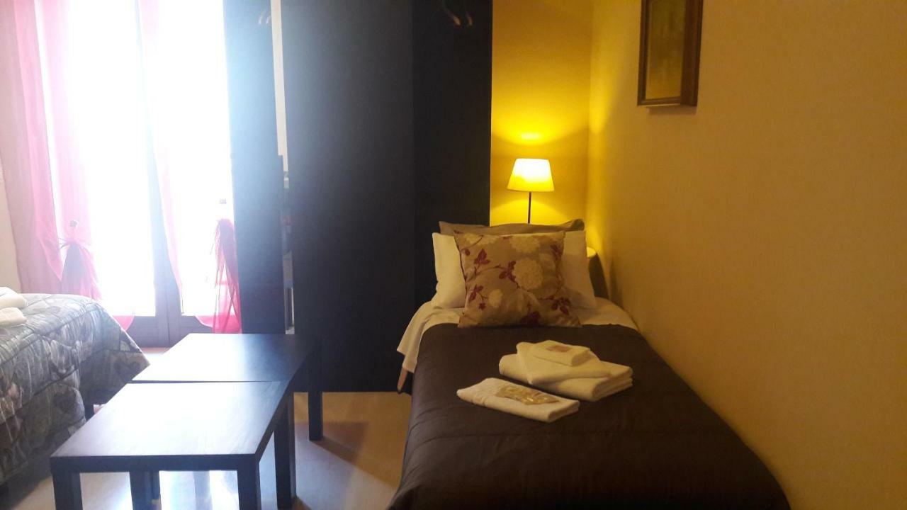 Domus Taranto Unica Sede Hotel ภายนอก รูปภาพ