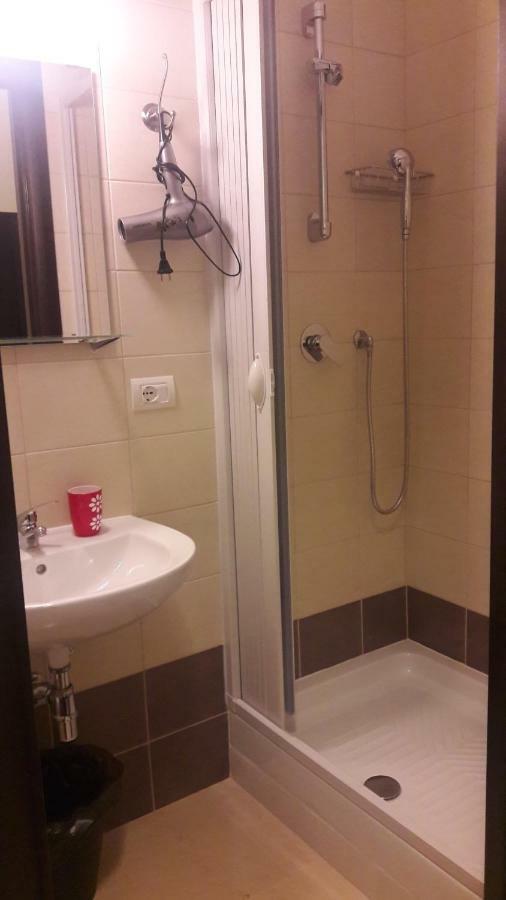 Domus Taranto Unica Sede Hotel ภายนอก รูปภาพ