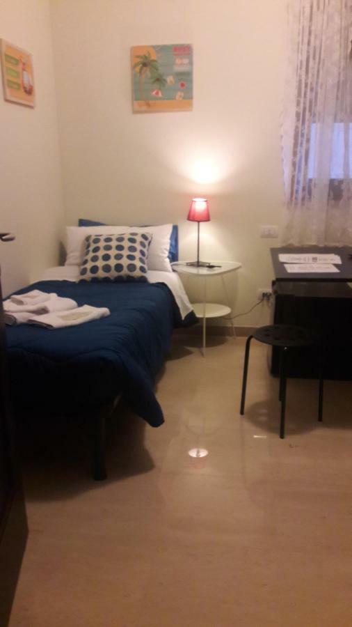 Domus Taranto Unica Sede Hotel ภายนอก รูปภาพ