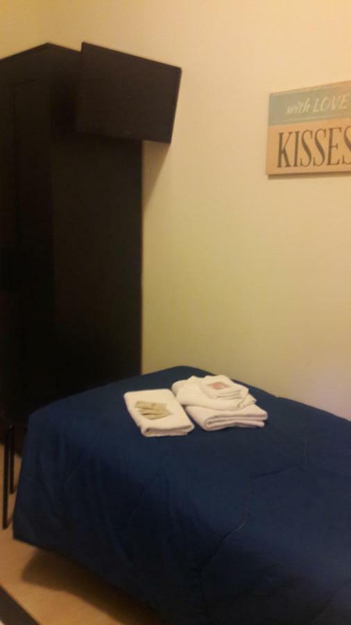 Domus Taranto Unica Sede Hotel ภายนอก รูปภาพ